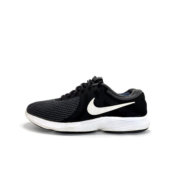 Nike Revolution 4