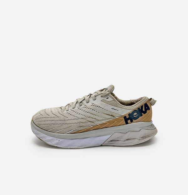 Hoka Arahi 4